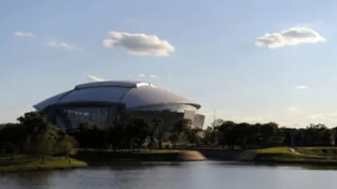 “亚冬会男子500米速度滑冰颁奖仪式”