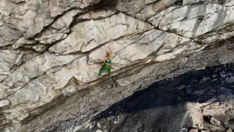 37岁佩德罗欧联杯三场全先发，双响助攻助拉齐奥登顶榜首